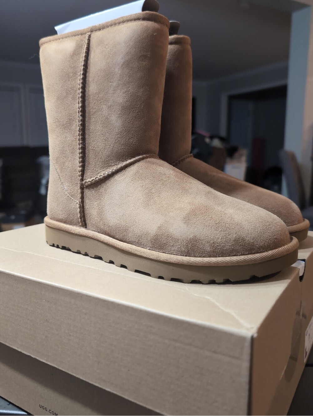 UGG Womens Classic Short II Boots Chestnut 1016223-CHE Authentic New Size 8
